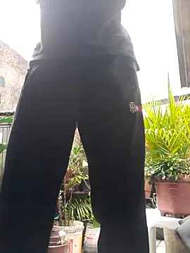 Snapshot of Dedede32 chatting on 28, 10, 2025 Dedede32 online show from 28, 10, 2025