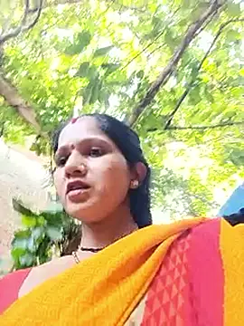 Jooli xx online show from 22, 9, 2025