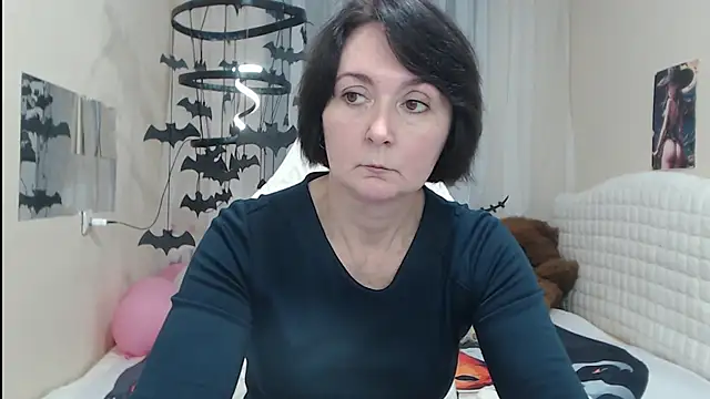 VivianGuchih online show from 2, 11, 2025