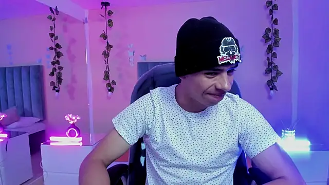 Muscle Scott online show from 5, 11, 2025