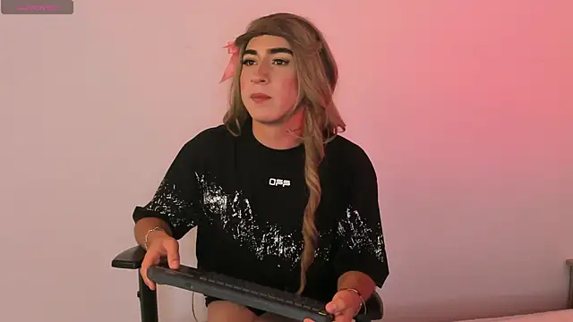 Melody Bakeer online show from 4, 3, 2026