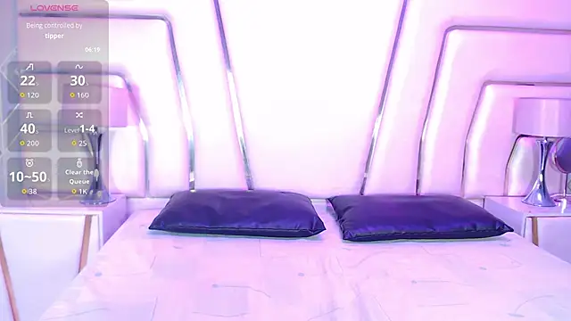 Snapshot of VioletPons chatting on 4, 11, 2025 VioletPons online show from 4, 11, 2025