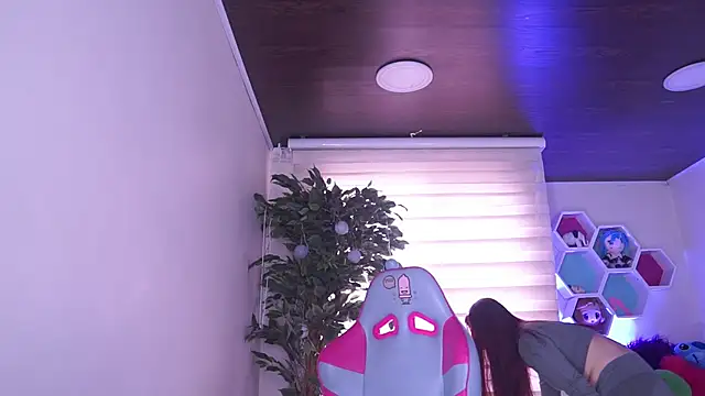 Rebecah 1 online show from 15, 4, 2026