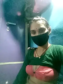 Snapshot of Nishaa_ji chatting on 4, 10, 2025 Nishaa ji online show from 4, 10, 2025