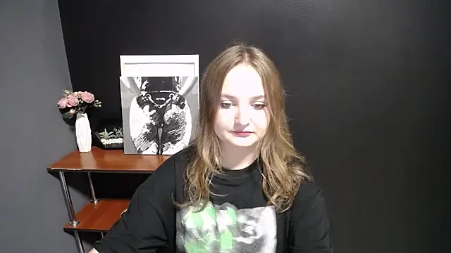 Snapshot of Mystic_nikole chatting on 15, 9, 2025 Mystic nikole online show from 15, 9, 2025