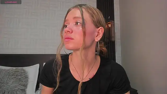 Brianna Bondd online show from 17, 10, 2025