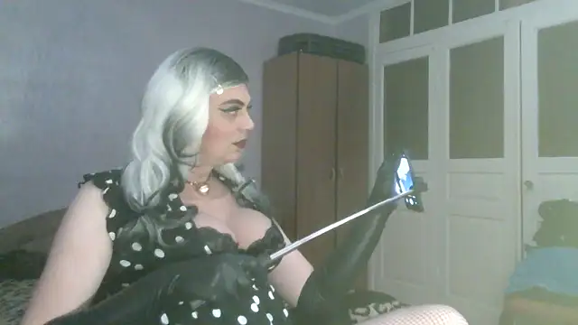 NiraFrost online show from 11, 2, 2026