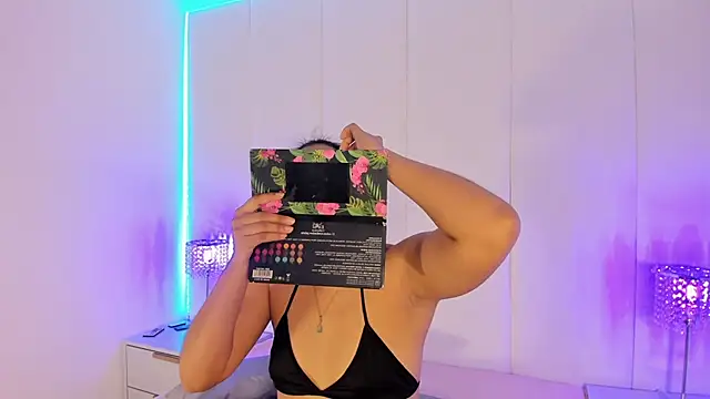 Snapshot of MarcelineTemptation chatting on 18, 10, 2025 MarcelineTemptation online show from 18, 10, 2025