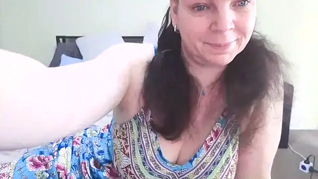 aussiepeaches online show from 23, 9, 2025