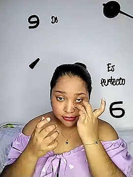 Snapshot of Angelly_ricura chatting on 5, 12, 2025 Angelly ricura online show from 5, 12, 2025