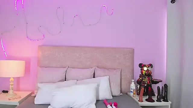 EmaRae1499 online show from 21, 11, 2025