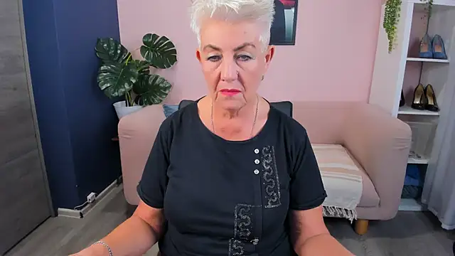 HotandMature online show from 20, 9, 2025