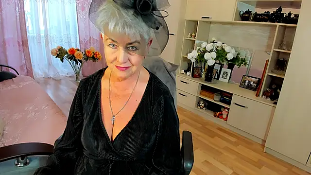 HotandMature online show from 19, 2, 2026