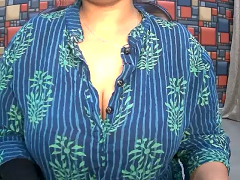 Snapshot of mrymlove chatting on 2, 4, 2026 mrymlove online show from 2, 4, 2026