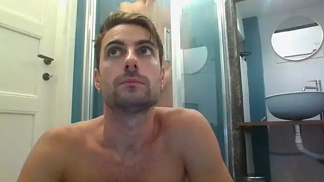 Amicisegreti online show from 3, 10, 2025