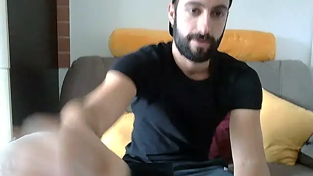 Amicisegreti online show from 26, 11, 2025