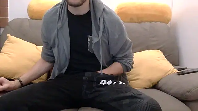 Amicisegreti online show from 16, 12, 2025