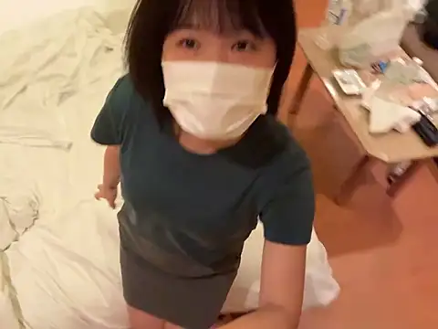 Snapshot of hikiwarinatto_xoxo chatting on 8, 10, 2025 hikiwarinatto xoxo online show from 8, 10, 2025