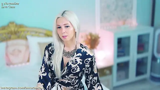 Amoramias online show from 3, 11, 2025