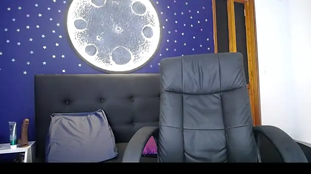 Olivia11  online show from 13, 9, 2025