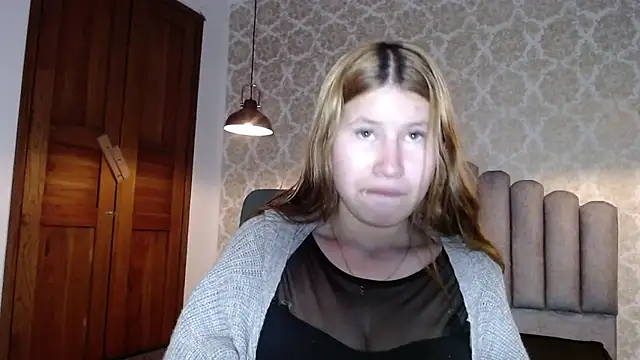 Olivia11  online show from 5, 10, 2025