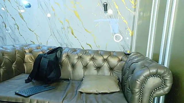 Olivia11  online show from 23, 12, 2025