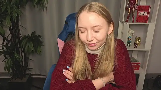 Snapshot of JulieGreen chatting on 2, 11, 2025 JulieGreen online show from 2, 11, 2025