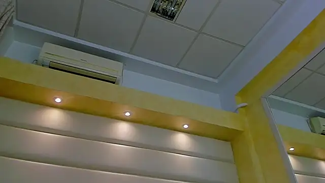 Jelly Bee online show from 30, 10, 2025