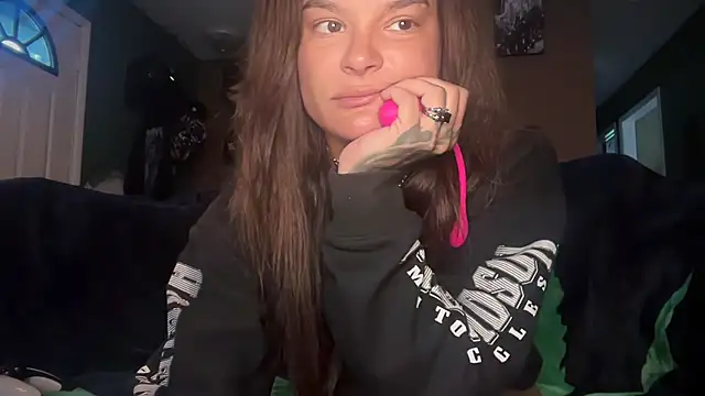 Trippie hippies1313 online show from 10, 9, 2025