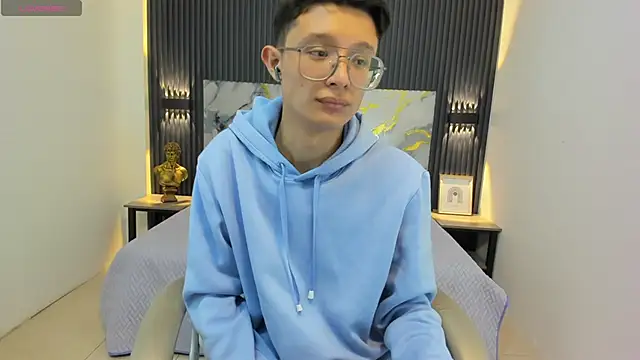 SantiagoRusso18 online show from 12, 9, 2025