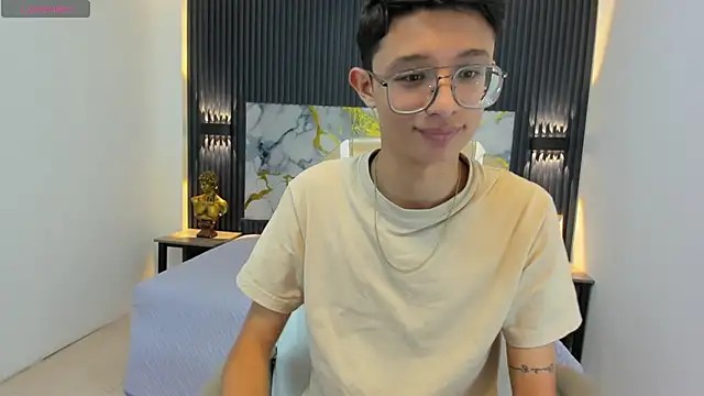 SantiagoRusso18 online show from 19, 9, 2025