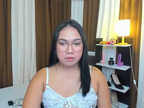 TsUncutKaren online show from 1, 10, 2025