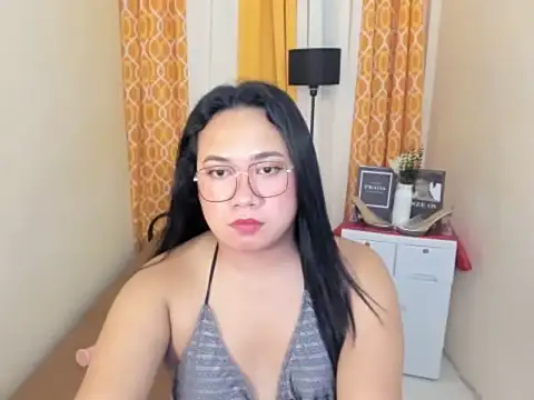 TsUncutKaren online show from 15, 4, 2026