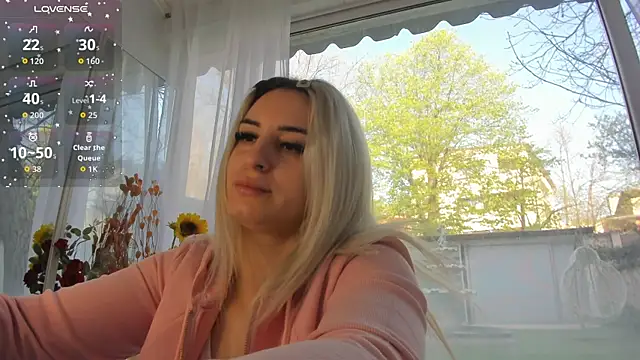 Ella Vee online show from 15, 4, 2026