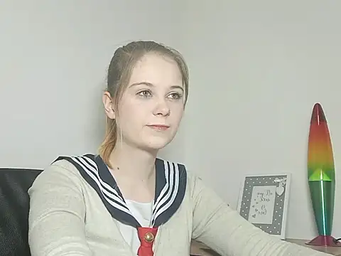 LydiaYoung online show from 18, 9, 2025