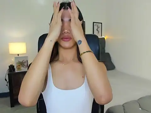 CassieSommereux online show from 26, 11, 2025