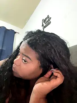 Snapshot of LunaSthena chatting on 24, 10, 2025 LunaSthena online show from 24, 10, 2025