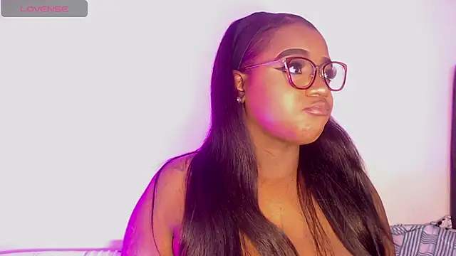 Snapshot of Mimi_Gil chatting on 13, 10, 2025 Mimi Gil online show from 13, 10, 2025