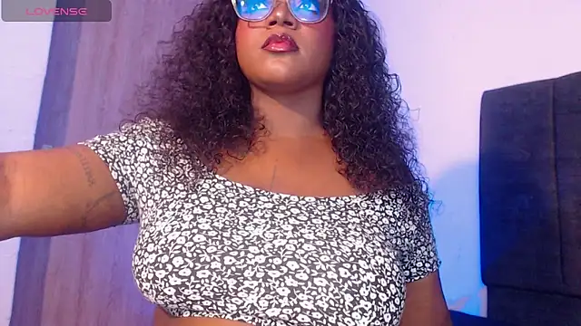 Snapshot of Mimi_Gil chatting on 22, 12, 2025 Mimi Gil online show from 22, 12, 2025