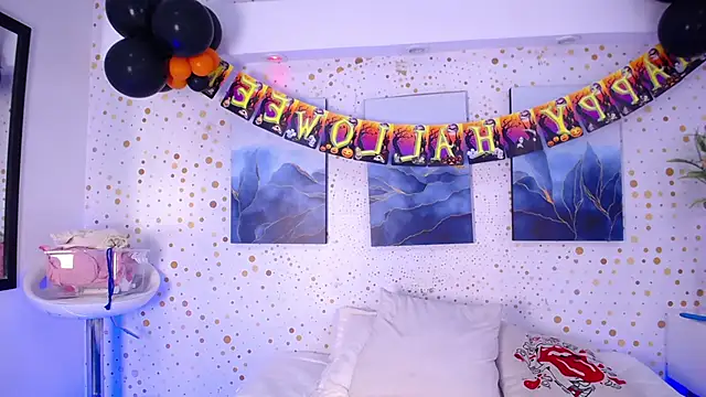 Emily Vaughan online show from 27, 10, 2025