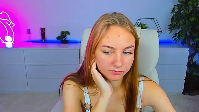 Snapshot of MilaAddams chatting on 13, 10, 2025 MilaAddams online show from 13, 10, 2025