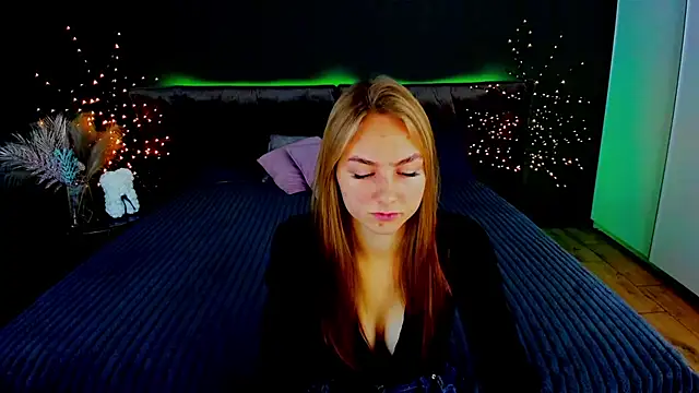 Snapshot of MilaAddams chatting on 16, 10, 2025 MilaAddams online show from 16, 10, 2025