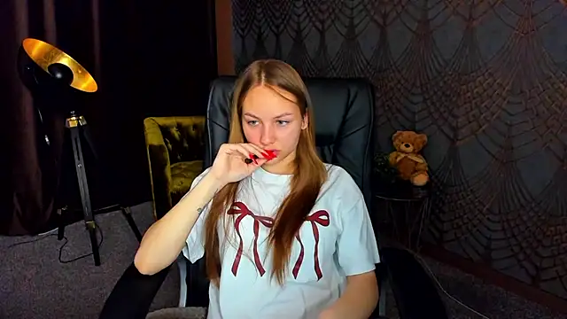 MilaAddams online show from 7, 7, 2026