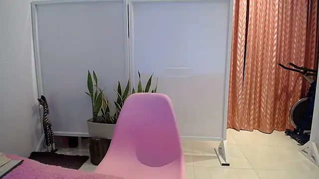 Manuela lara  online show from 5, 11, 2025