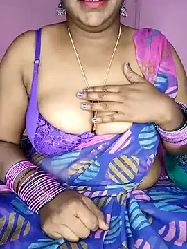 Snapshot of Bhoomi_kannada2 chatting on 24, 9, 2025 Bhoomi kannada2 online show from 24, 9, 2025