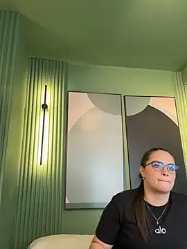 Tayler Kim online show from 12, 3, 2026