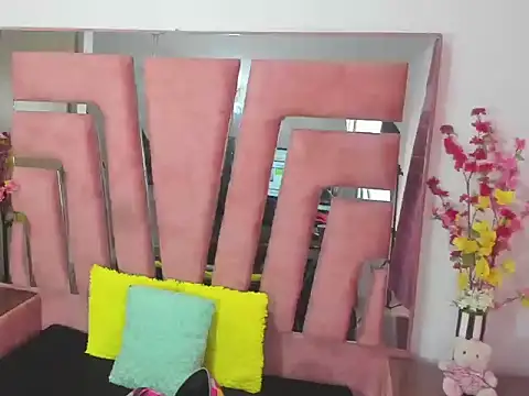 MaraKarly online show from 9, 11, 2025