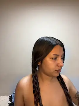 Snapshot of _Chloe_Smith chatting on 18, 11, 2025 Chloe Smith online show from 18, 11, 2025