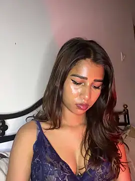 STRIP GLOW online show from 22, 4, 2026