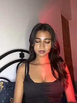 STRIP GLOW online show from 17, 5, 2026